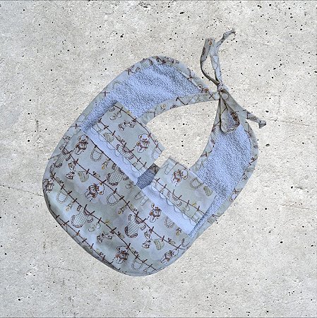 Babador com 2 Toalhinhas de Boca | Enxoval de Bebê Varal Bege