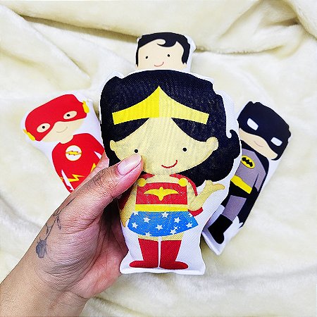 4 Mini-Almofadas Recortadas Super Heróis