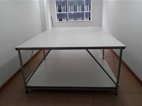 Estrutura para Mesa de Corte, Costura e Enfesto de Tecidos 250x160x90