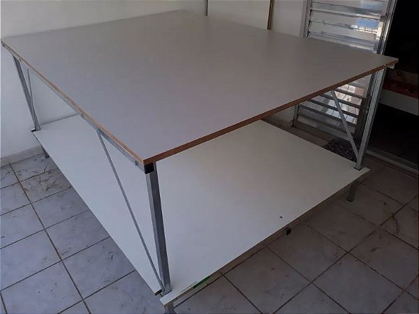 Estrutura para Corte, Costura e Enfesto de Tecidos