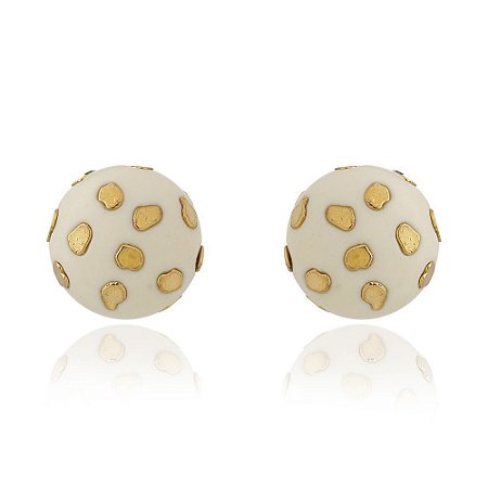 BRINCO BOTÃO SMALL SPOT OFF WHITE DOURADO COLEÇÃO FELINA NÁDIA GIMENES