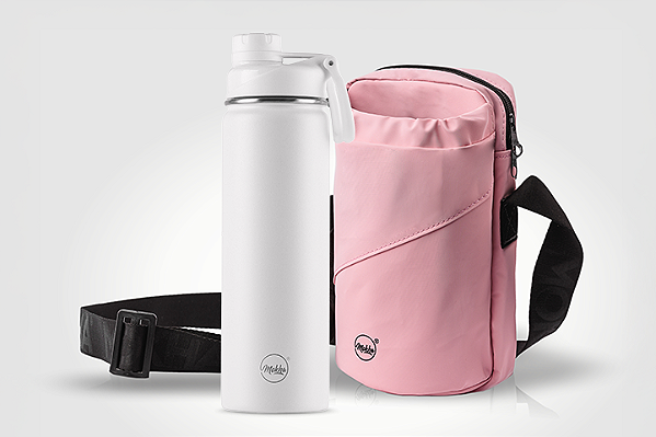 Kit garrafa térmica inox Facy 660ml white e bolsa Shoulder Bottle rosa