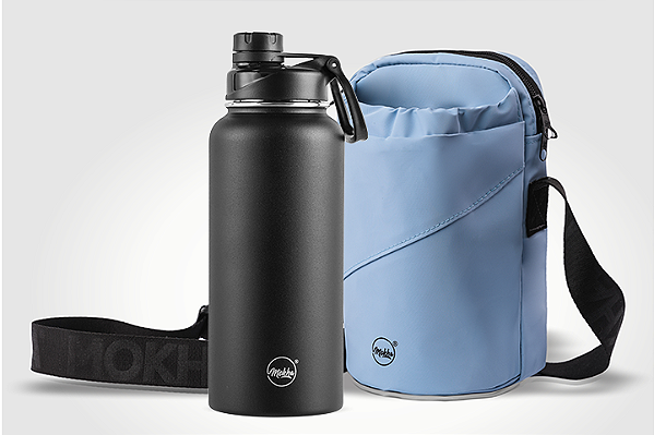 Kit garrafa térmica inox Facy 960ml black e bolsa Shoulder Bottle azul