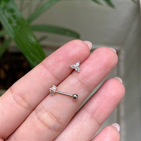 Brinco Piercing Triângulo Cravejada em Zircônia- Prata 925 e Aço