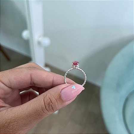 Anel Torcido Pedra Oval Vermelha - Prata 925