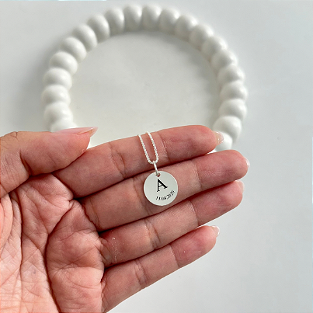 Colar Personalizado Medalha Letra e Data - Prata 925