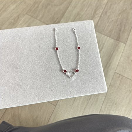 Pulseira Coração Vazado e Pontos de Luz Vermelhos - Prata 925
