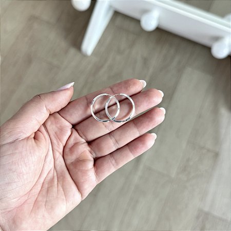 Brinco Argola Redonda Fio Triângulo - Prata 925