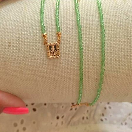 Colar com Cristais Verdes  Nossa Senhora das Graças Banhado em Ouro 18K