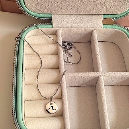 Colar Com Pingente Onda Banhado em Ródio Branco
