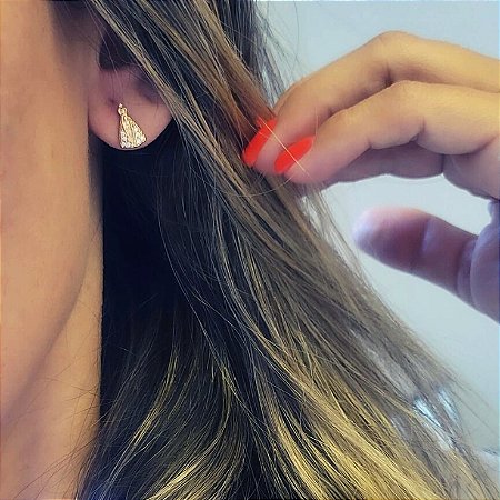Brinco Nossa Senhora Cravejado com Zircônias Banho em Ouro 18K