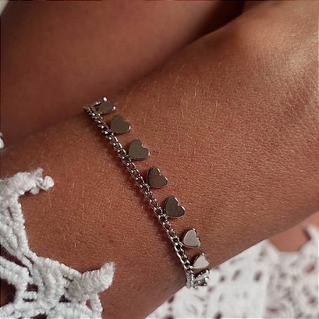 Pulseira Plaquinhas de Corações Banho em Ródio Branco