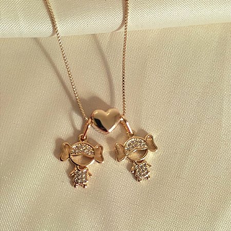 Colar Duas Meninas Cravejadas Banho a Ouro 18K