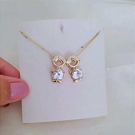 Colar Dois Meninos com zircônia Cristal Banho em Ouro 18K