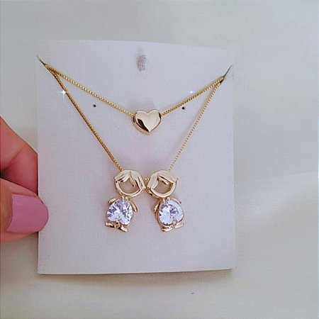 Kit Colar com Dois Meninos Zircônia Cristal  e Colar Coração  Banho em  Ouro 18K