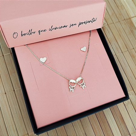 Colar 2Filhos(a) Com Zircônias + Brinco Coração Liso Com Banho em Ouro 18K