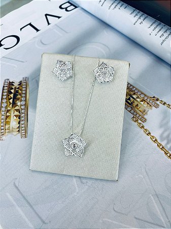 Conjunto Flor Com Cristal Prata