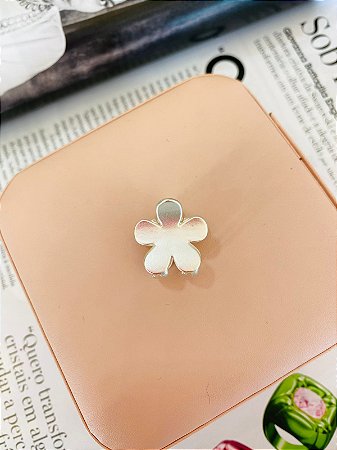 Prendedor Florzinha Prata