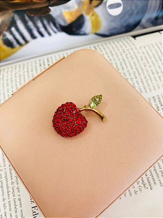 Broche Alfinete Maçã Cravejada