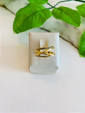Anel Cravejado Preto Dourado