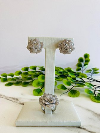 Brinco Flor Cravejado