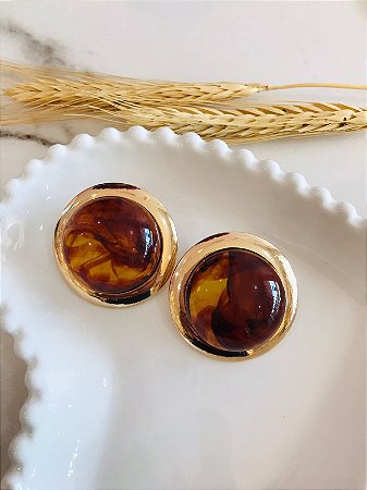 Brinco dourado bola preta