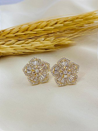 Brinco Flor Cravejada