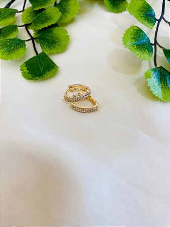 Brinco Cravejado Dourado