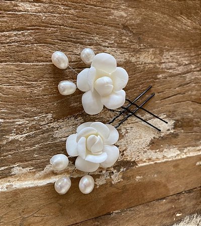 Pin Rosinha com pérolas de água doce / Unidade