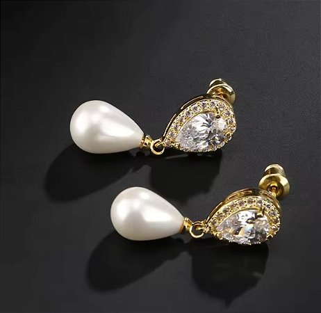 Brinco Dourado com Pérolas 087
