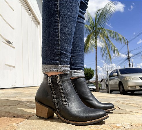 Botina Feminina Preto 100% Couro Salto Madeira Bico Redondo