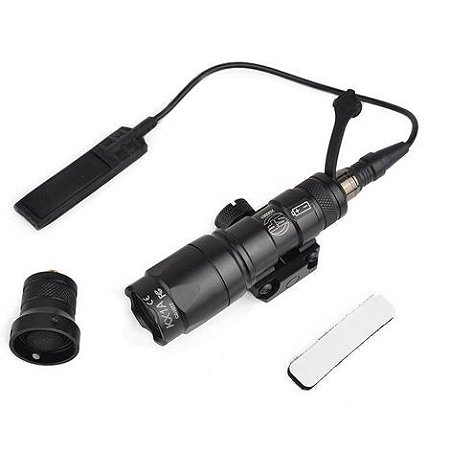 LANTERNA TÁTICA SUREFIRE MOD. M300 COM ACIONADOR REMOTO