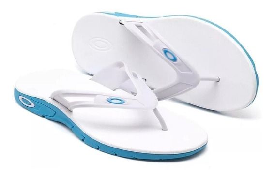 Chinelo Oakley Rest