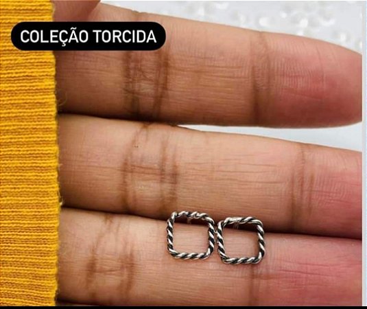 Brinco quadrado torcido envelhecida