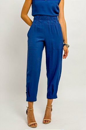 Calça Cenoura Detalhe Lateral Vazado