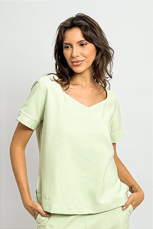 Blusa Decote V Manga Curta Detalhe Ilhós