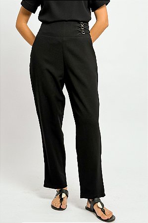 Calça Cenoura Cós Detalhe Lateral Trançado Ilhós