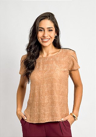 Blusa Textura Manga Curta Pétalas