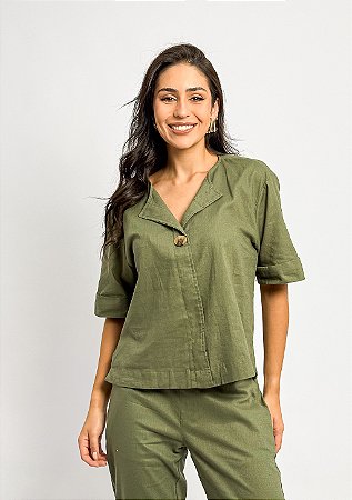 Blusa Ampla Decote V Gola Botão
