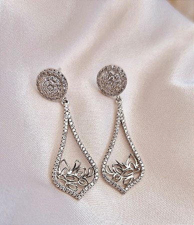 Brinco gota com arabesco ANTIALÉRGICO