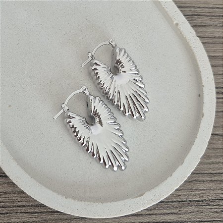 Brinco folha com click ANTIALÉRGICO