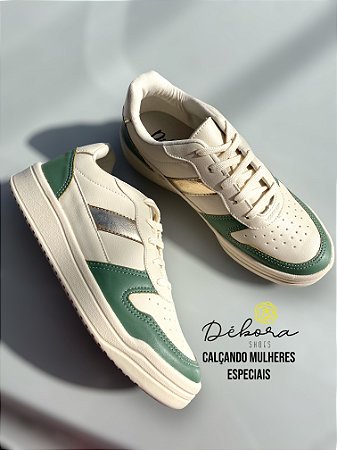 Tênis off white com detalhe verde