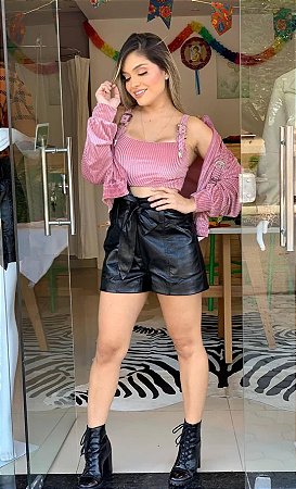 Short clochard em couro fake
