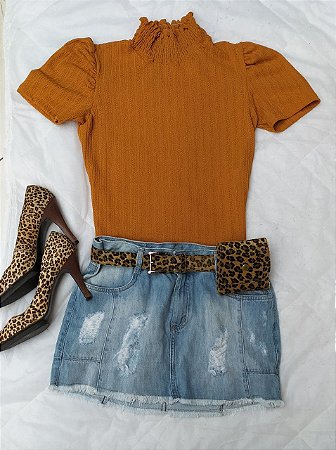 Saia jeans curta lavagem clara