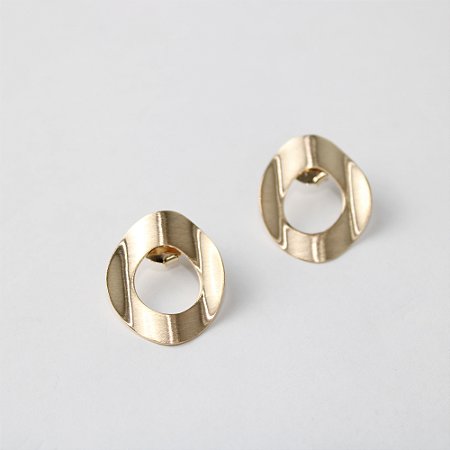 Brinco Metal Ondulado Fosco