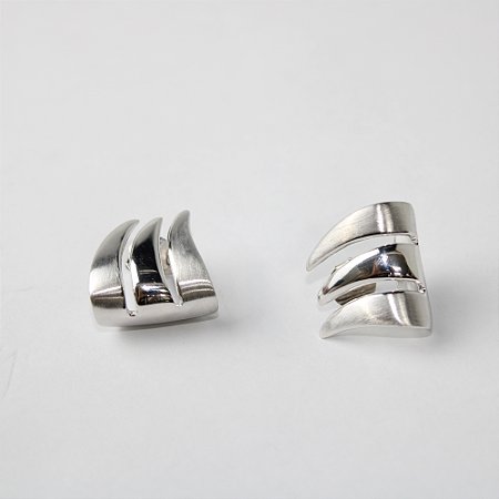 Brinco Folheado Moderno Fosco