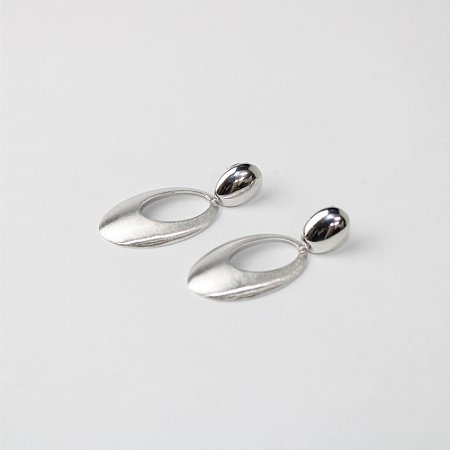 Brinco Folheado Vazado Oval Fosco