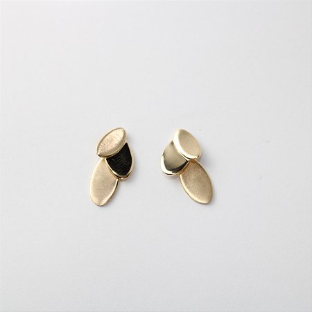 Brinco Oval Metálico Fiszpan