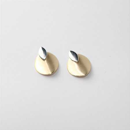 Brinco Redondo Bicolor Dourado e Prata Fosca