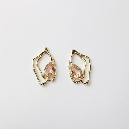 Brinco de Metal com Zircônia Gota e Design Orgânico